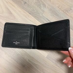 Men’s Louis Vuitton Damier wallet. Authentic. Black and grey